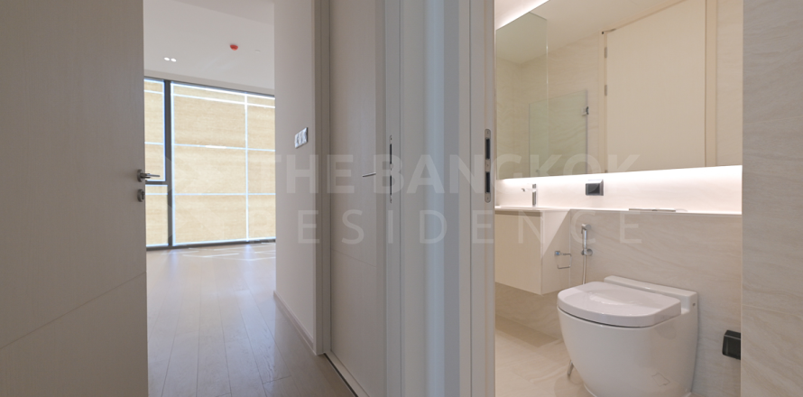 Condo in Bangkok, Thailand, 2 bedrooms  № 184508