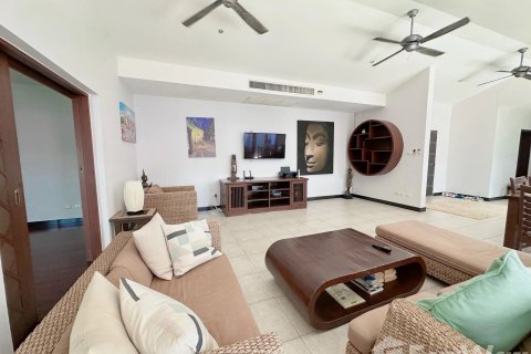 Villa in Kathu, Thailand 4 bedrooms № 140003 - photo 9
