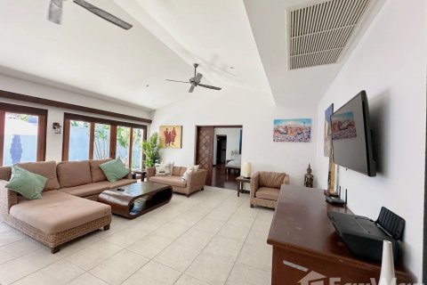 Villa in Kathu, Thailand 4 bedrooms № 140003 - photo 10