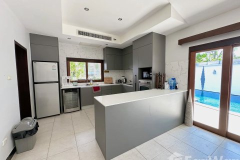 Villa in Kathu, Thailand 4 bedrooms № 140003 - photo 17