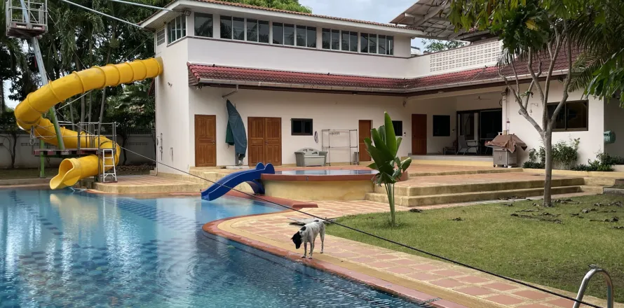 Вилла в Паттайе, Таиланд с 4 спальнями  № 140006