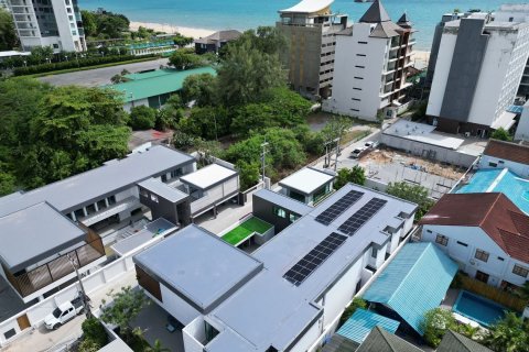 Villa in Pattaya, Thailand 6 bedrooms № 172215 - photo 2