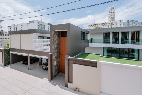 Villa à Pattaya, Thaïlande 6 chambres № 172215