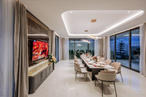 Villa in Pattaya, Thailand 6 bedrooms № 172215 - photo 4
