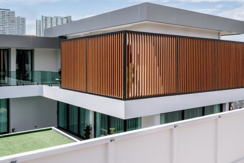 Villa in Pattaya, Thailand 6 bedrooms № 172215 - photo 26