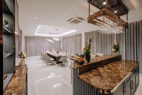 Villa in Pattaya, Thailand 6 bedrooms № 172215 - photo 16