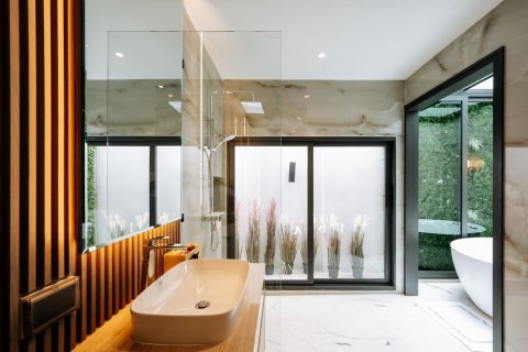 Villa in Pattaya, Thailand 6 bedrooms № 172215 - photo 12